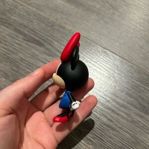 Vinyl minnie mouse figure